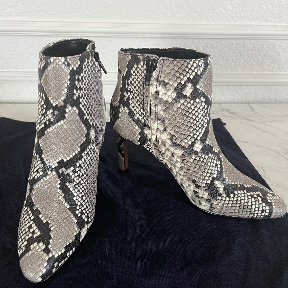 Banana Republic Leather Women’s Snake Print Ankle Boots - Size 8